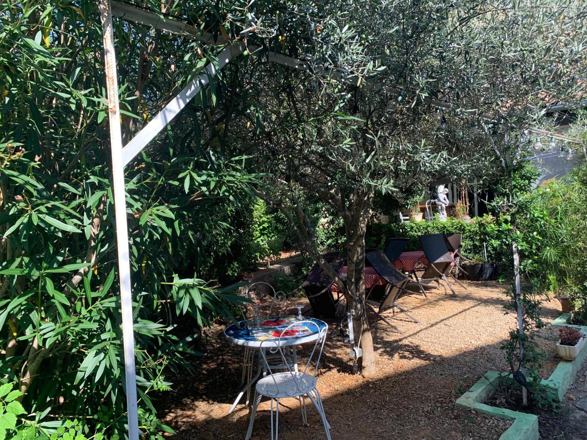 ホテル Le Jardin D Ines Espéraza エクステリア 写真